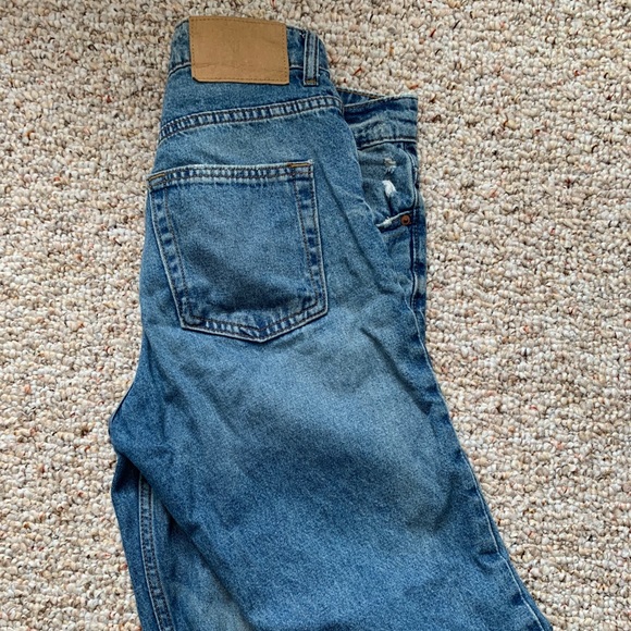 Mom Jeans - Picture 3 of 4